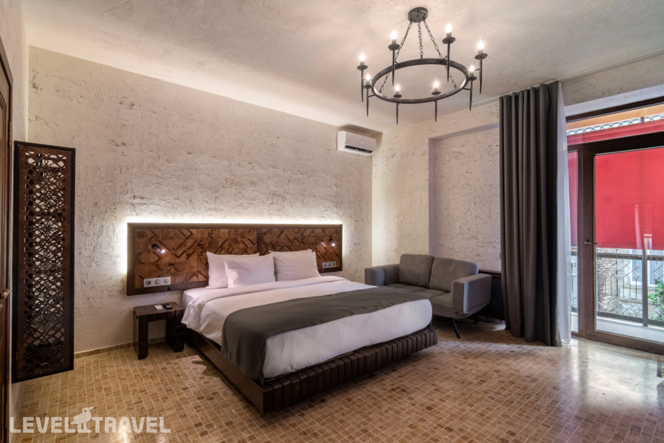 фотографии номера Делюкс с балконом отеля Kazma Boutique Hotel в Грузия(Тбилиси) - фото №2