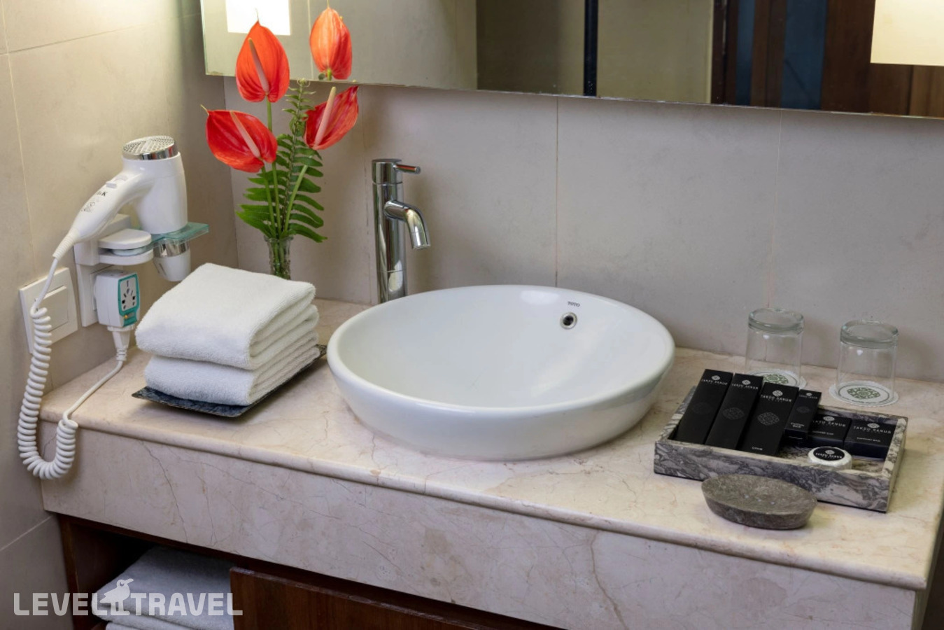 фотографии номера Семейный номер отеля Taksu Sanur Hotel в Индонезия(Санур) - фото №4