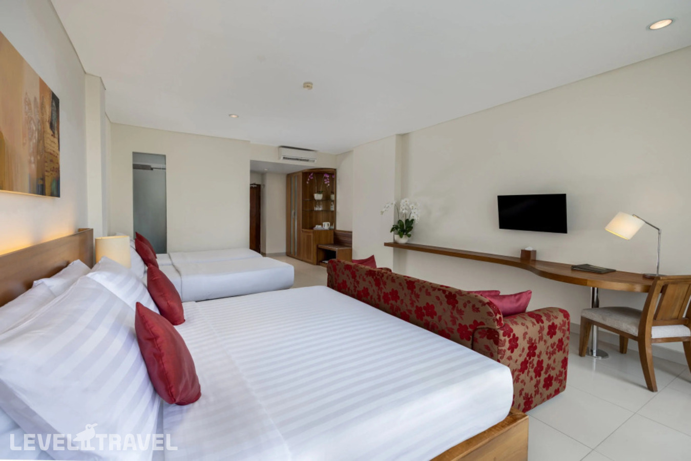 фотографии номера Семейный номер отеля Taksu Sanur Hotel в Индонезия(Санур) - фото №2