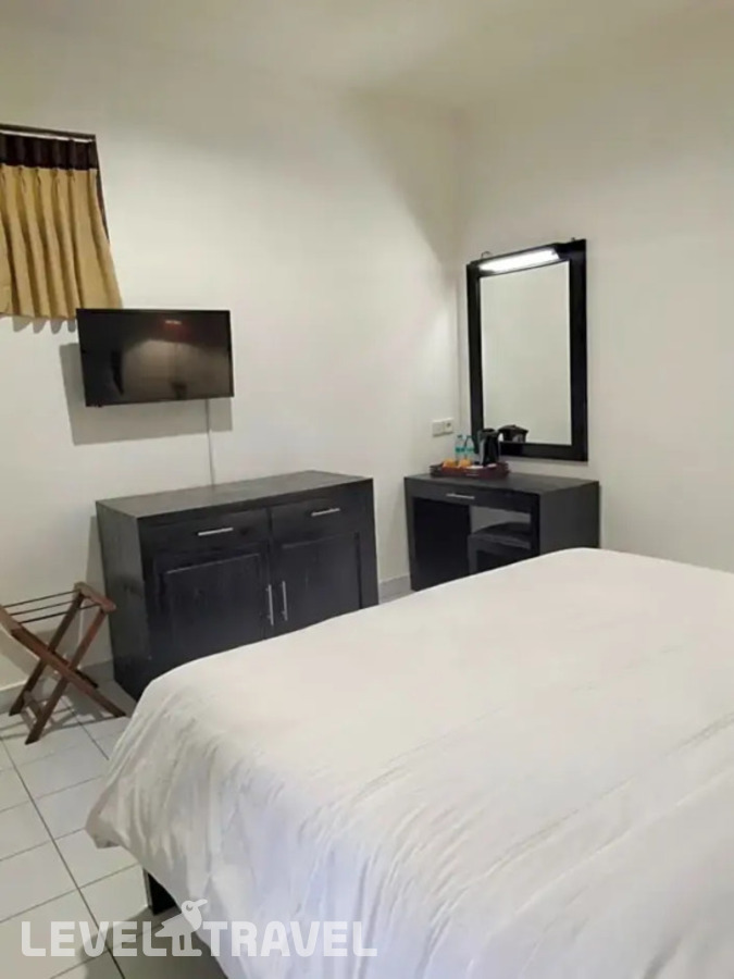 фотографии номера Улучшенный номер отеля La Walon Hotel в Индонезия(Кута) - фото №11