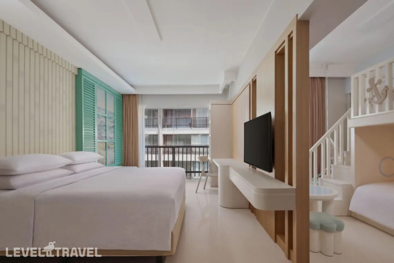 фотографии номера Семейный люкс отеля Four Points By Sheraton Kuta в Индонезия(Кута) - фото №2