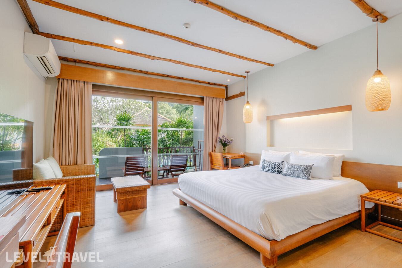фотографии номера Делюкс отеля Metadee Resort в Таиланд(Ката Бич) - фото №3