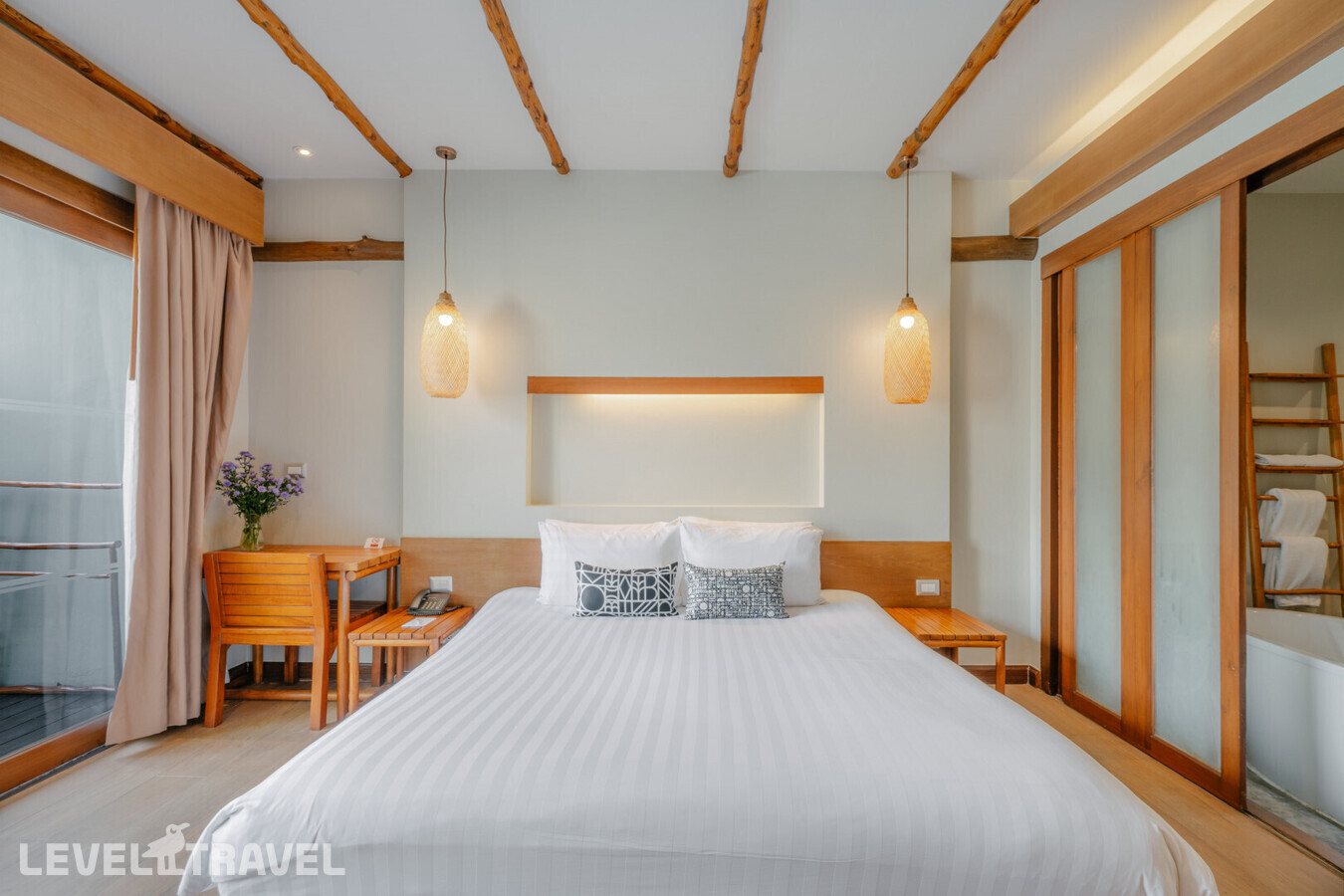 фотографии номера Делюкс отеля Metadee Resort в Таиланд(Ката Бич) - фото №1