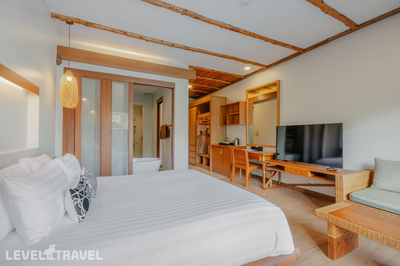 фотографии номера Делюкс отеля Metadee Resort в Таиланд(Ката Бич) - фото №4