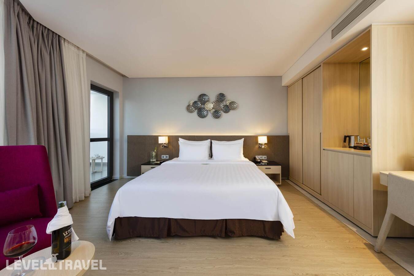 фотографии номера Делюкс Гранд с видом на море отеля D'Qua Hotel в Вьетнам(Нячанг) - фото №1