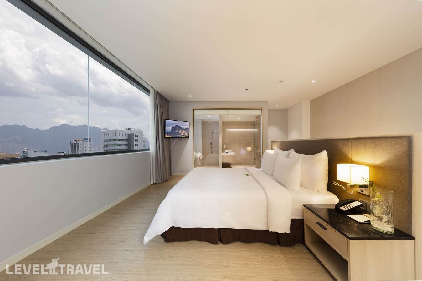 фотографии номера Делюкс Гранд с видом на море отеля D'Qua Hotel в Вьетнам(Нячанг) - фото №7