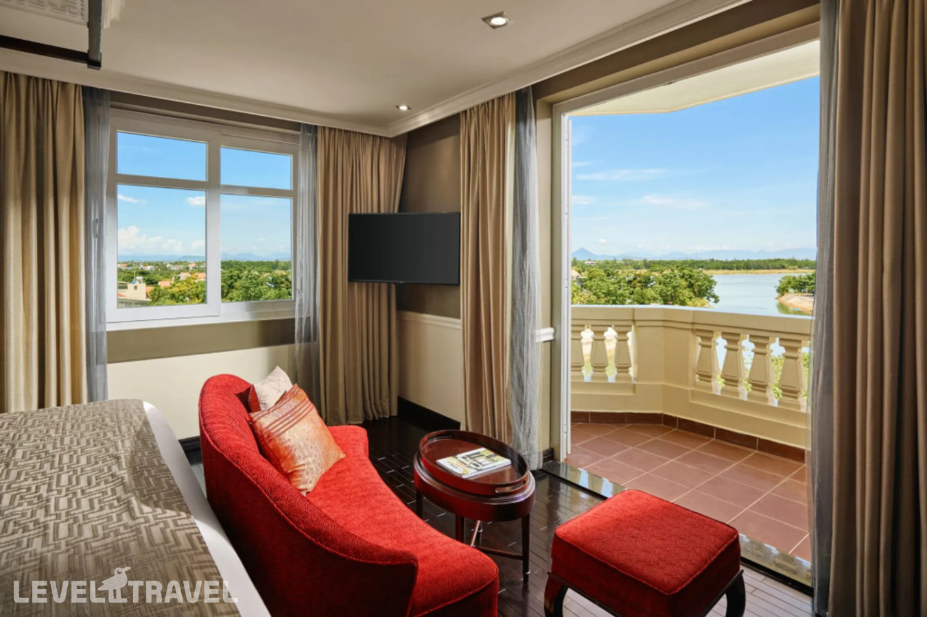 фотографии номера Двухместный номер Royal двуспальная кровать отеля Hotel Royal Hoi An - MGallery в Вьетнам(Хойан) - фото №1