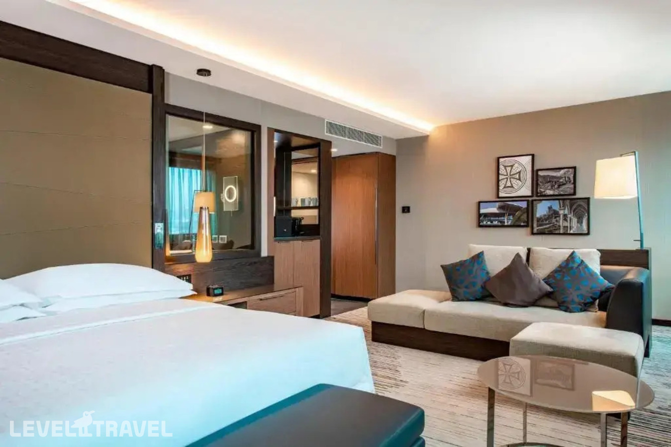 фотографии номера Двухместный номер Club Lounge Access Premium двуспальная кровать отеля Sheraton Grand Tbilisi Metechi Palace в Грузия(Тбилиси) - фото №3