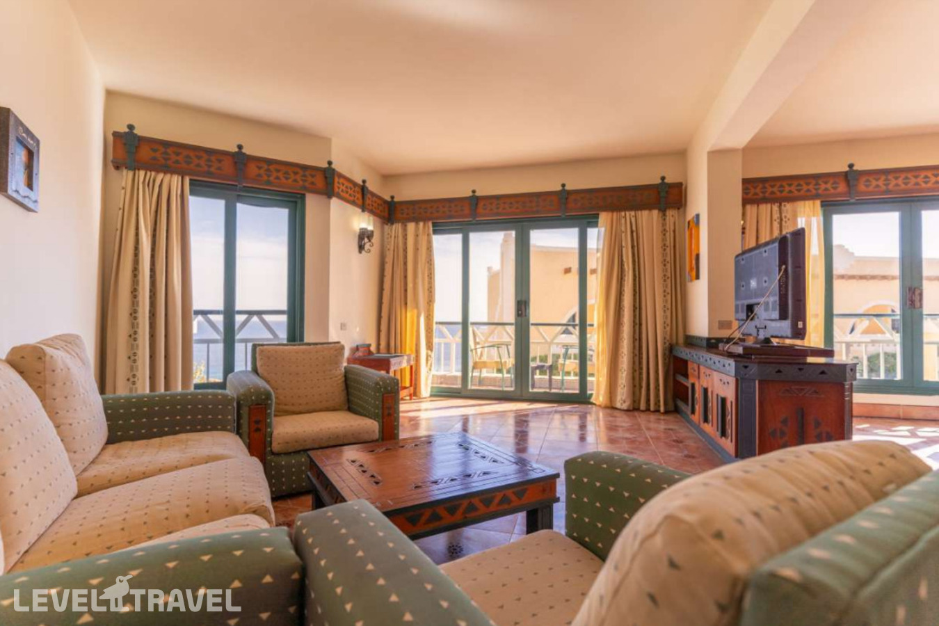 фотографии номера Люкс с видом на сад отеля Faraana Reef Resort в Египет(Рас-Ум-Эль-Сид) - фото №3
