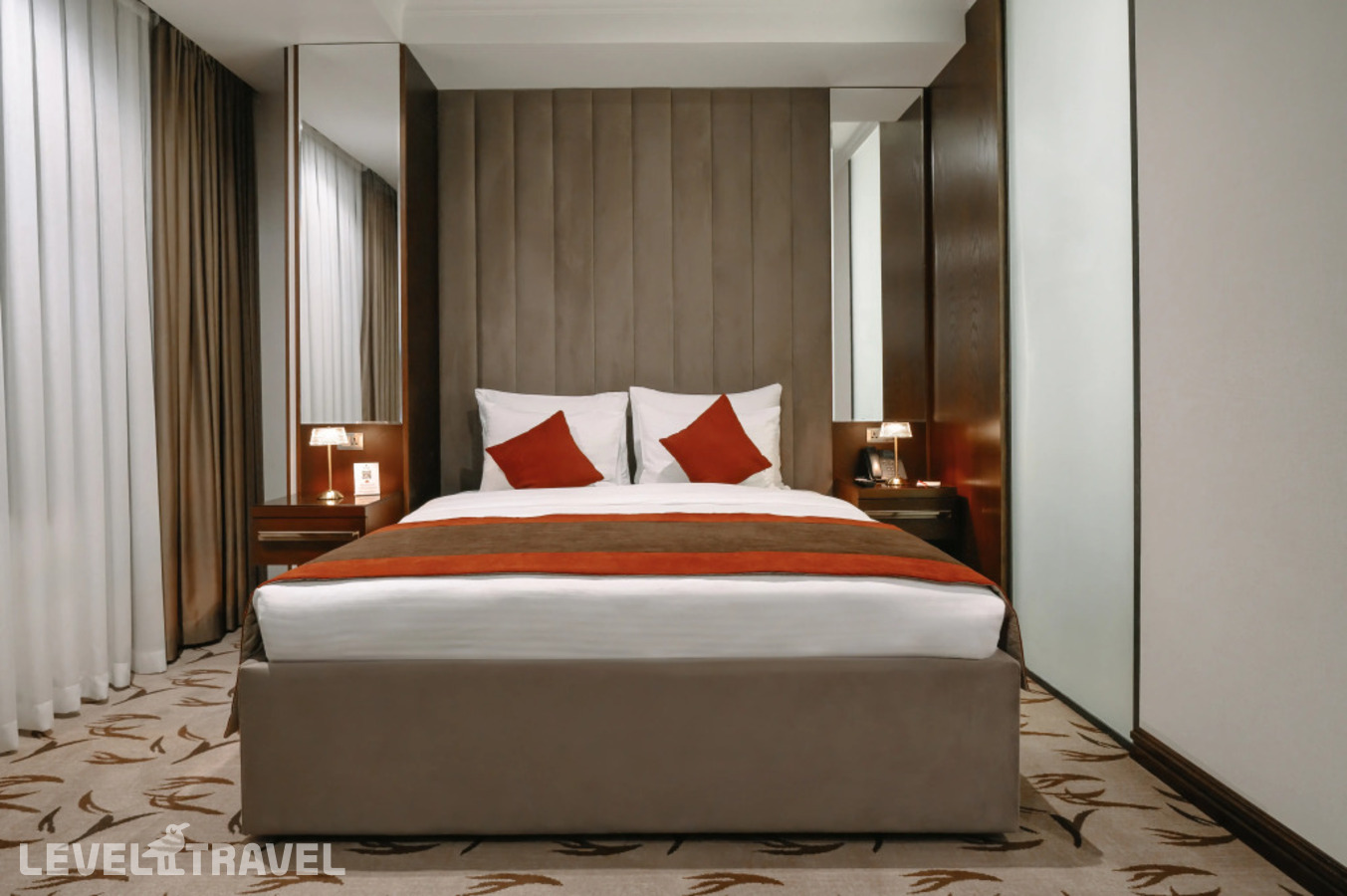 фотографии номера Семейный номер отеля Azimut Moderno Hotel Tashkent в Узбекистан(Ташкент) - фото №2
