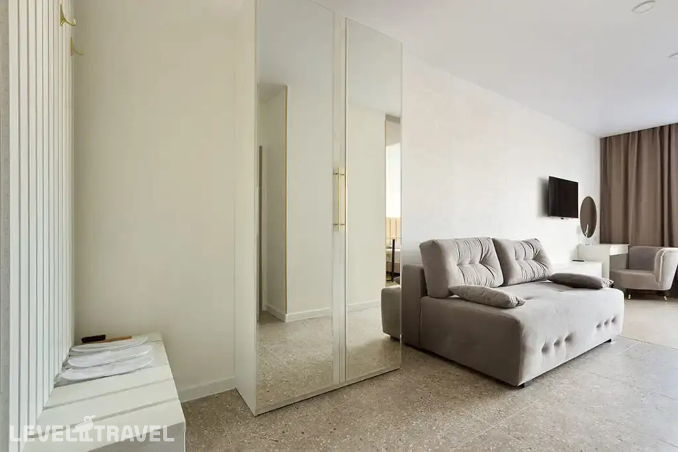 фотографии номера Апартаменты семейные отеля Karat Apart (Карат Апарт) Апарт-Отель в Россия(Красноярск) - фото №3