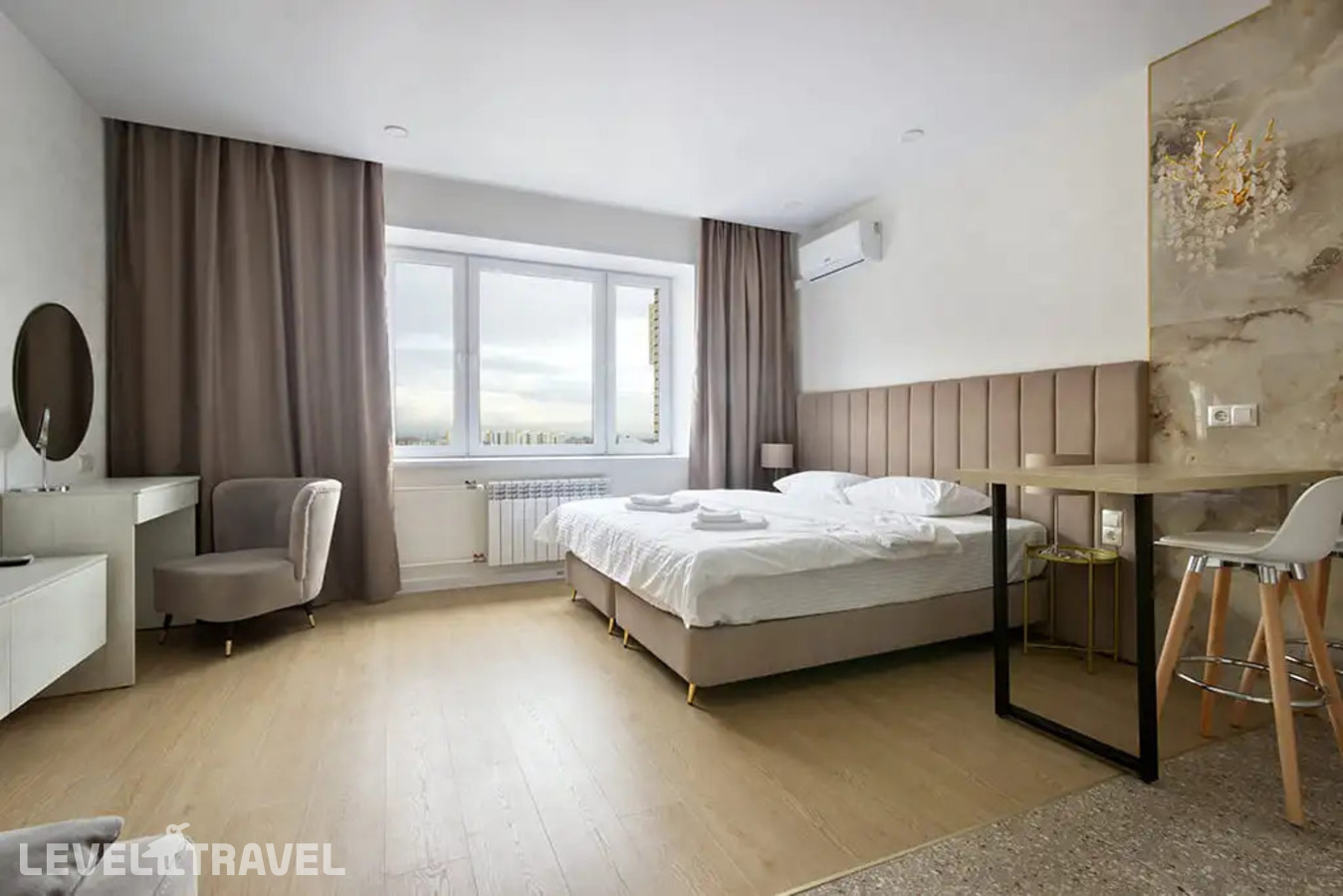 фотографии номера Апартаменты семейные отеля Karat Apart (Карат Апарт) Апарт-Отель в Россия(Красноярск) - фото №1