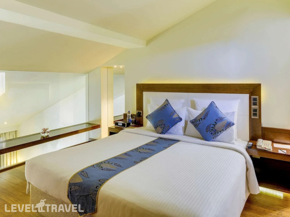 фотографии номера Люкс отеля Novotel Goa Candolim Hotel в Индия(Кандолим) - фото №1