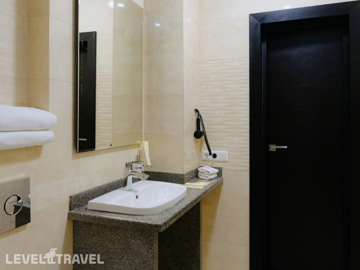 фотографии номера Улучшенный (две односпальные кровати) отеля City Stay Hotel Bishkek в Киргизия(Бишкек) - фото №9