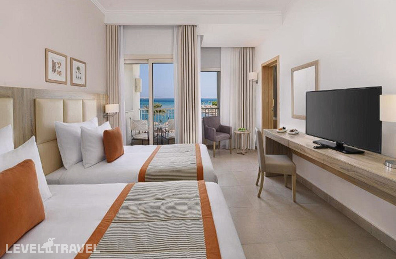 фотографии номера Семейный люкс с видом на море отеля Jaz Elite Casa Del Mar Beach в Египет(Хургада (город)) - фото №1