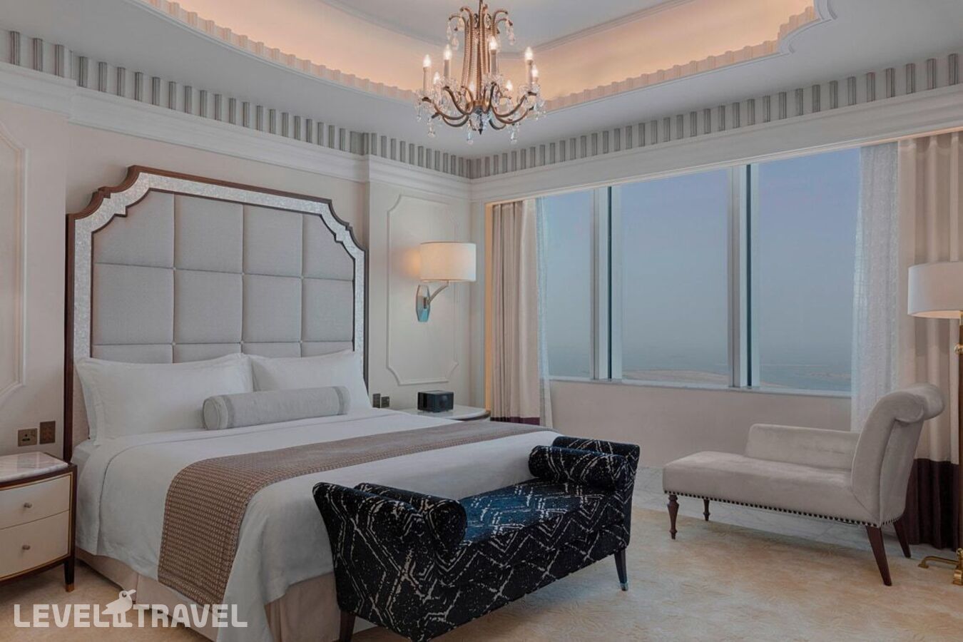 фотографии номера Люкс St. Regis с частичным видом на море отеля The St. Regis Hotel Abu Dhabi в ОАЭ(Абу-Даби) - фото №5