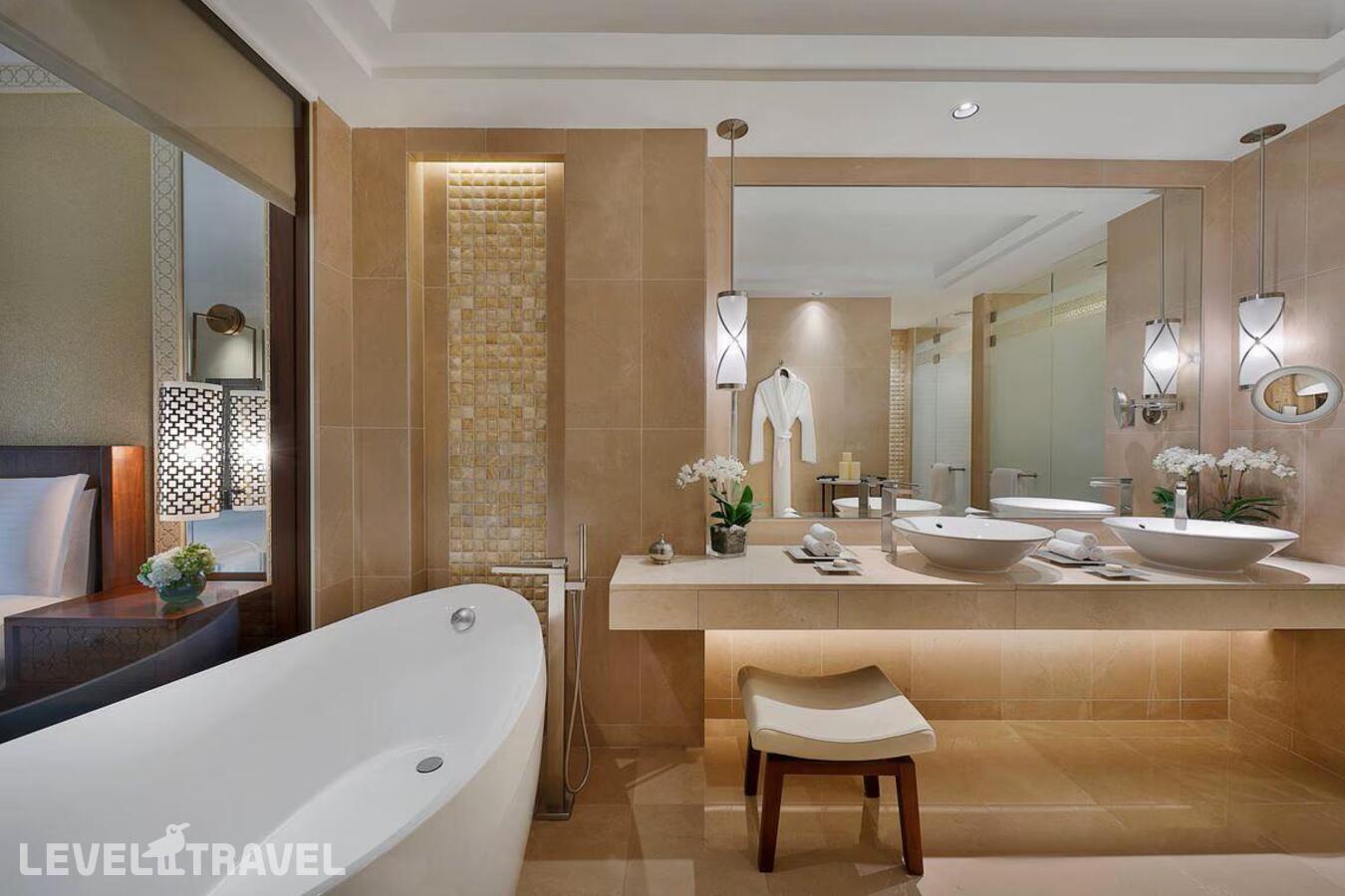 фотографии номера Семейный с видом на сад отеля The Ritz-Carlton Dubai в ОАЭ(Дубай Марина) - фото №3