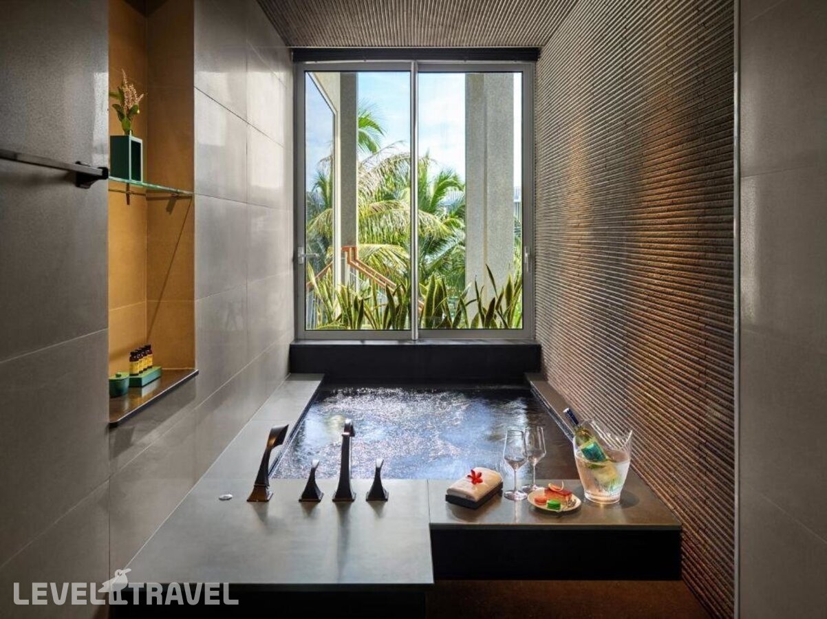 фотографии номера Номер Cabana с выходом к бассейну отеля Pullman Phu Quoc Beach Resort в Вьетнам(Фукуок) - фото №4
