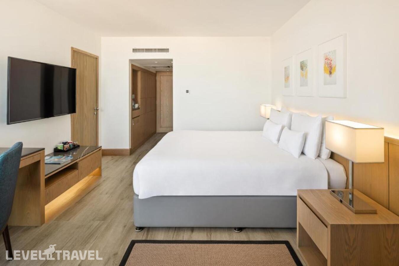 фотографии номера Люкс премиум с видом на море отеля Ja Beach Hotel (Ex. Ja Jebel Ali Beach Hotel) в ОАЭ(Джебель-Али) - фото №2