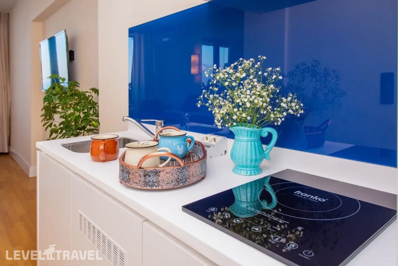 фотографии номера Улучшенный с балконом отеля Апартаменты Orbi City Ge в Грузия(Батуми) - фото №2