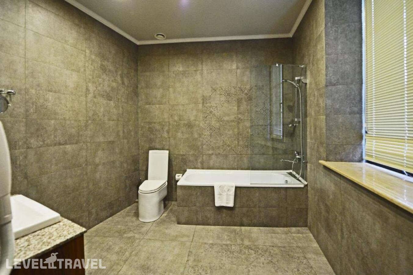 фотографии номера Полулюкс отеля Astoria Hotel Tbilisi в Грузия(Тбилиси) - фото №5