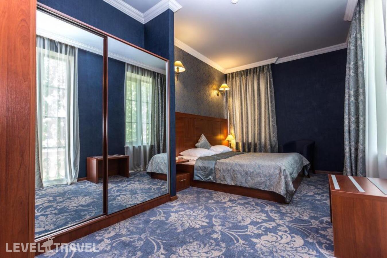 фотографии номера Люкс отеля Astoria Hotel Tbilisi в Грузия(Тбилиси) - фото №2