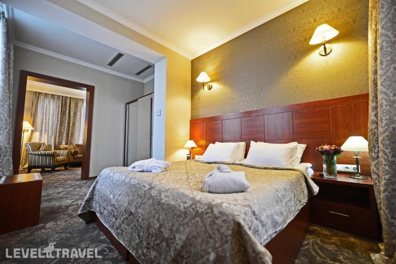 фотографии номера Люкс отеля Astoria Hotel Tbilisi в Грузия(Тбилиси) - фото №4