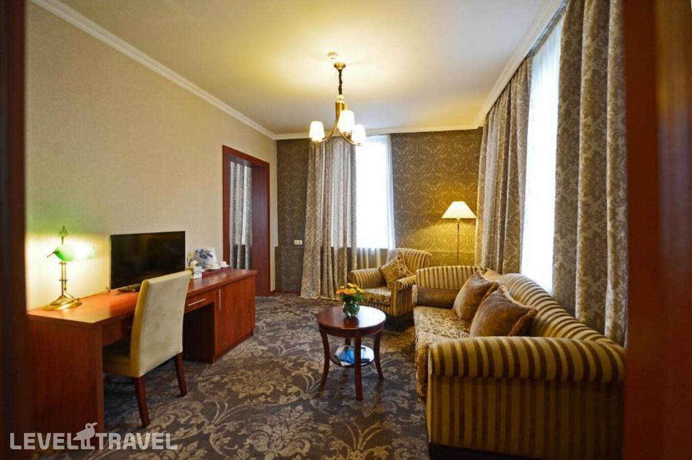 фотографии номера Люкс отеля Astoria Hotel Tbilisi в Грузия(Тбилиси) - фото №1