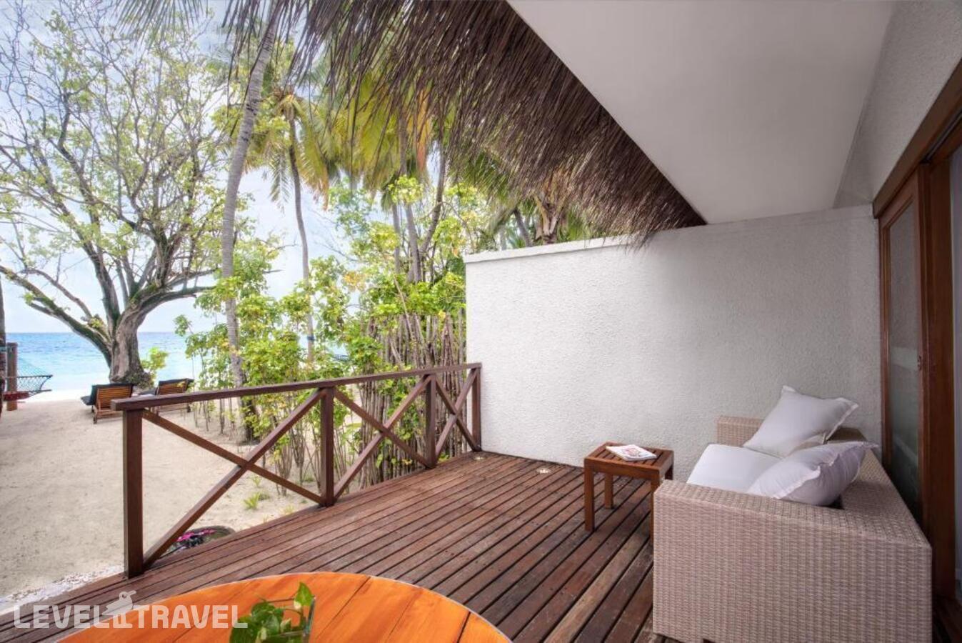 фотографии номера Вилла Делюкс (две отдельные кровати) отеля Taj Coral Reef Resort & Spa в Мальдивы(Северный Мале Атолл) - фото №2