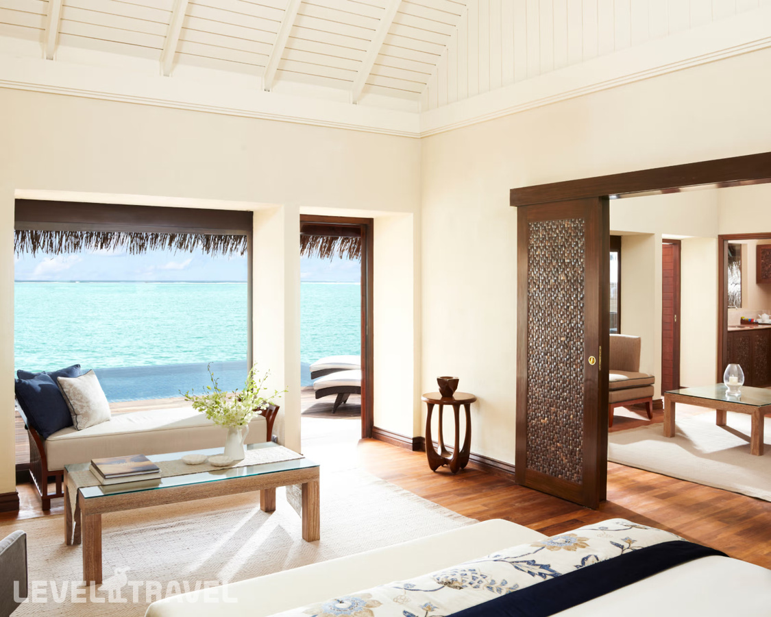 фотографии номера Люкс на воде Sunrise отеля Taj Exotica Resort & Spa в Мальдивы(Южный Мале Атолл) - фото №2
