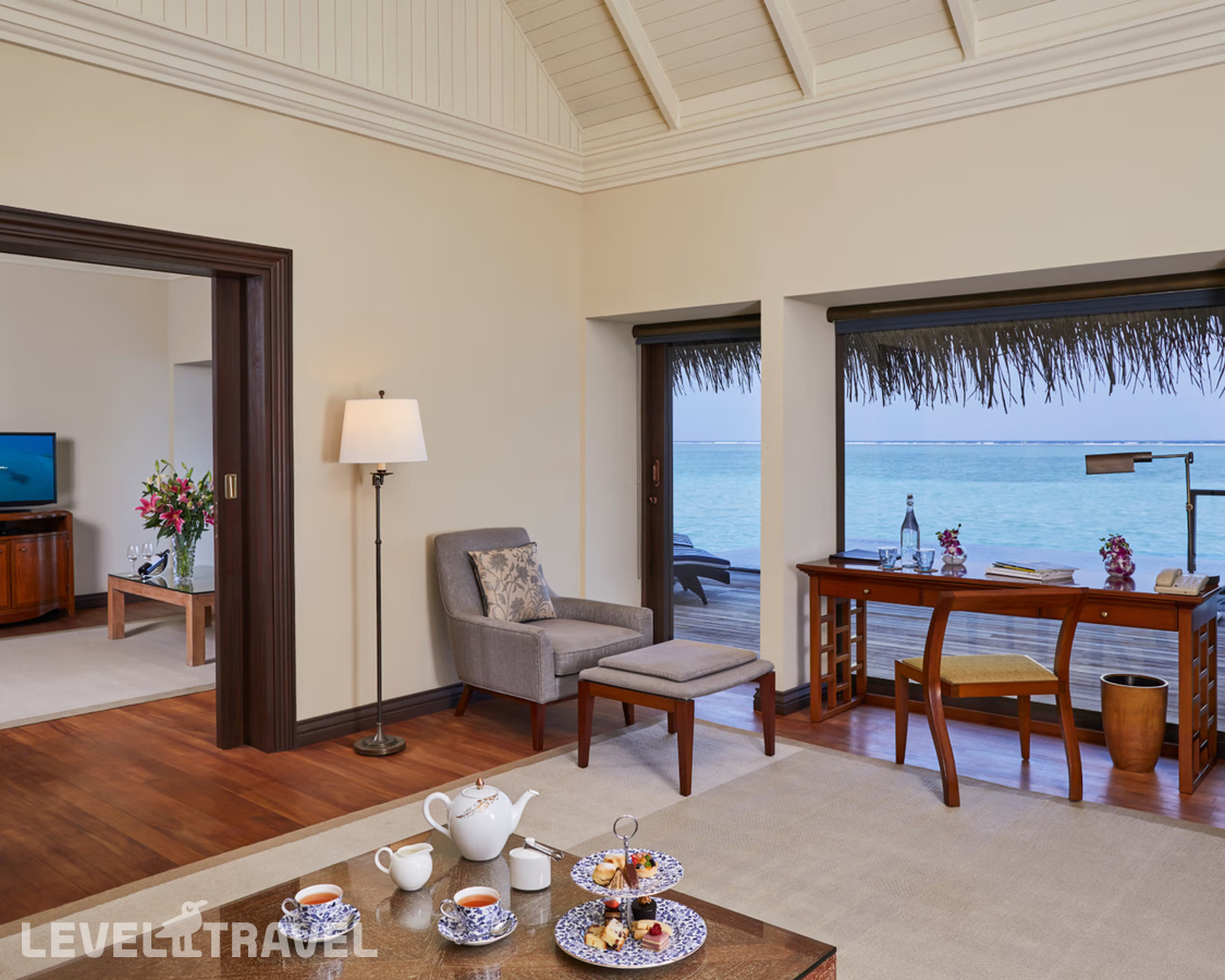 фотографии номера Люкс на воде Sunrise отеля Taj Exotica Resort & Spa в Мальдивы(Южный Мале Атолл) - фото №1