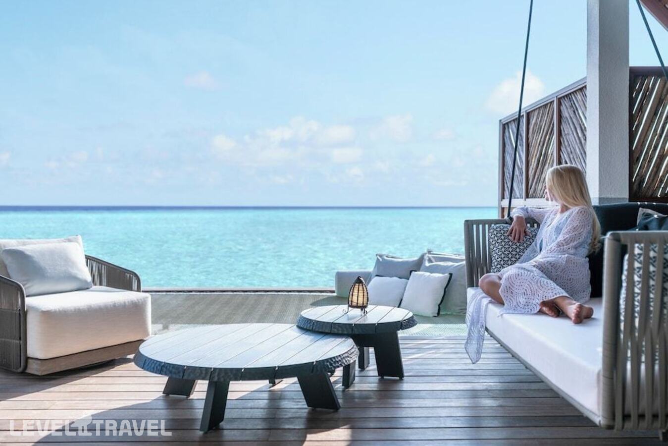 фотографии номера Люкс на воде Sunrise (2 спальни) отеля Four Seasons Resort Landaa Giravaru в Мальдивы(Баа Атолл) - фото №3