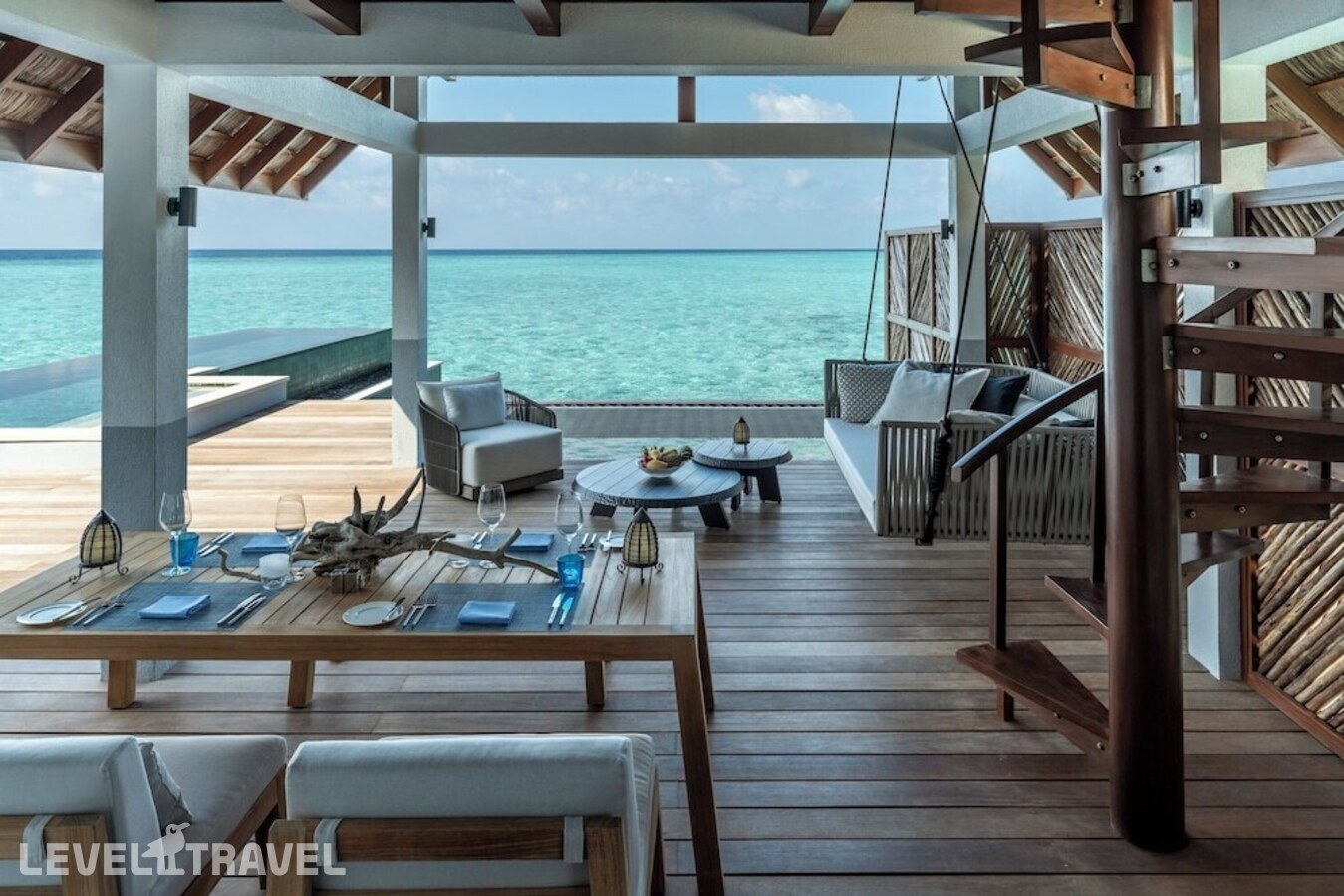 фотографии номера Люкс на воде Sunrise (2 спальни) отеля Four Seasons Resort Landaa Giravaru в Мальдивы(Баа Атолл) - фото №4