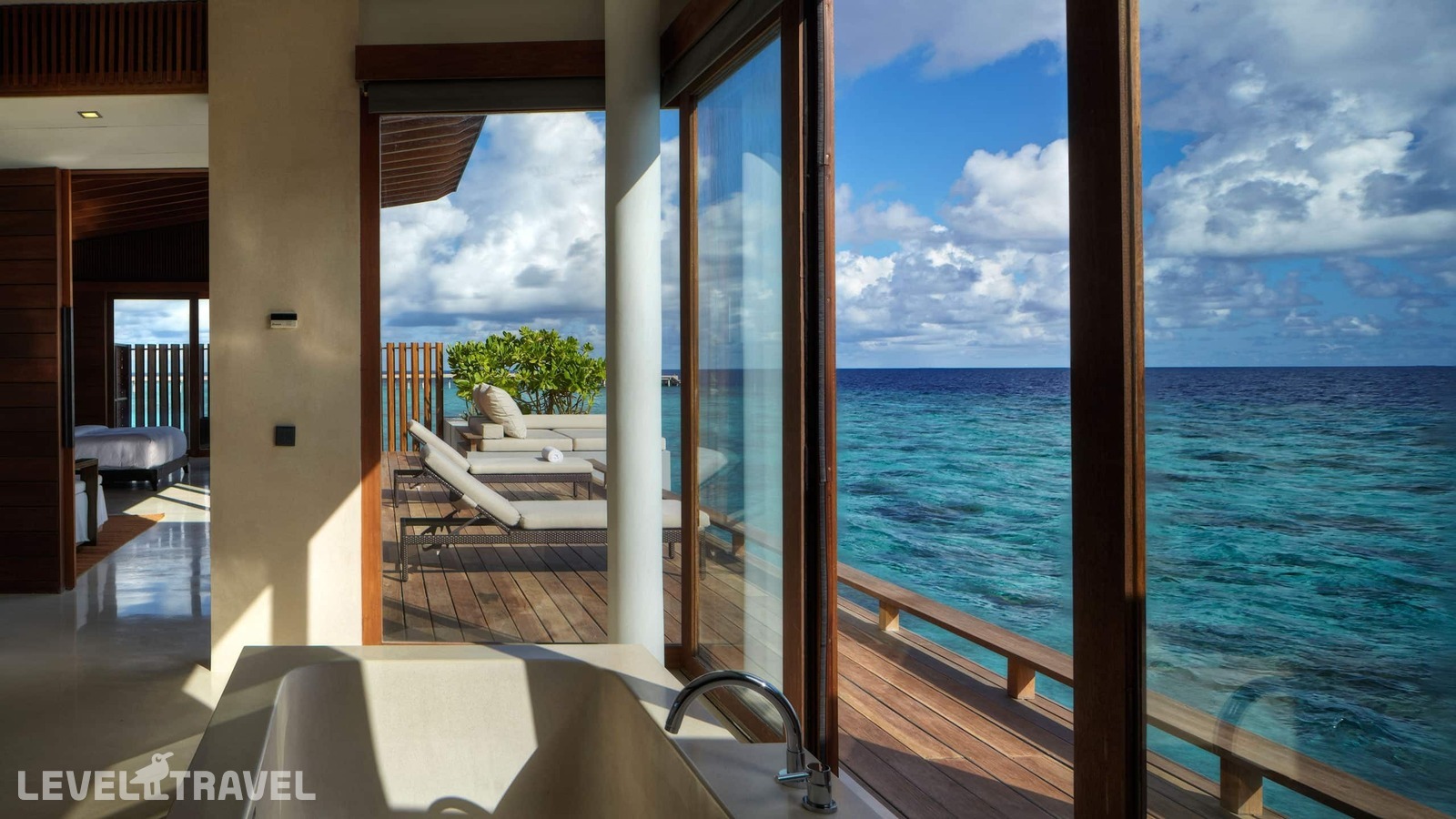 фотографии номера Вилла на воде Sunset отеля Park Hyatt Maldives Hadahaa в Мальдивы(Гаафу Алиф Атолл) - фото №3