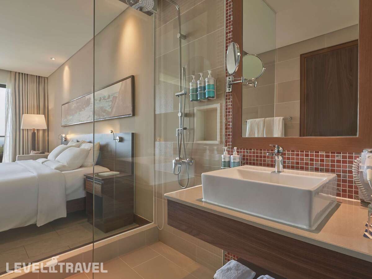 фотографии номера Улучшенный с видом на бассейн отеля Novotel Phu Quoc Resort в Вьетнам(Фукуок) - фото №3
