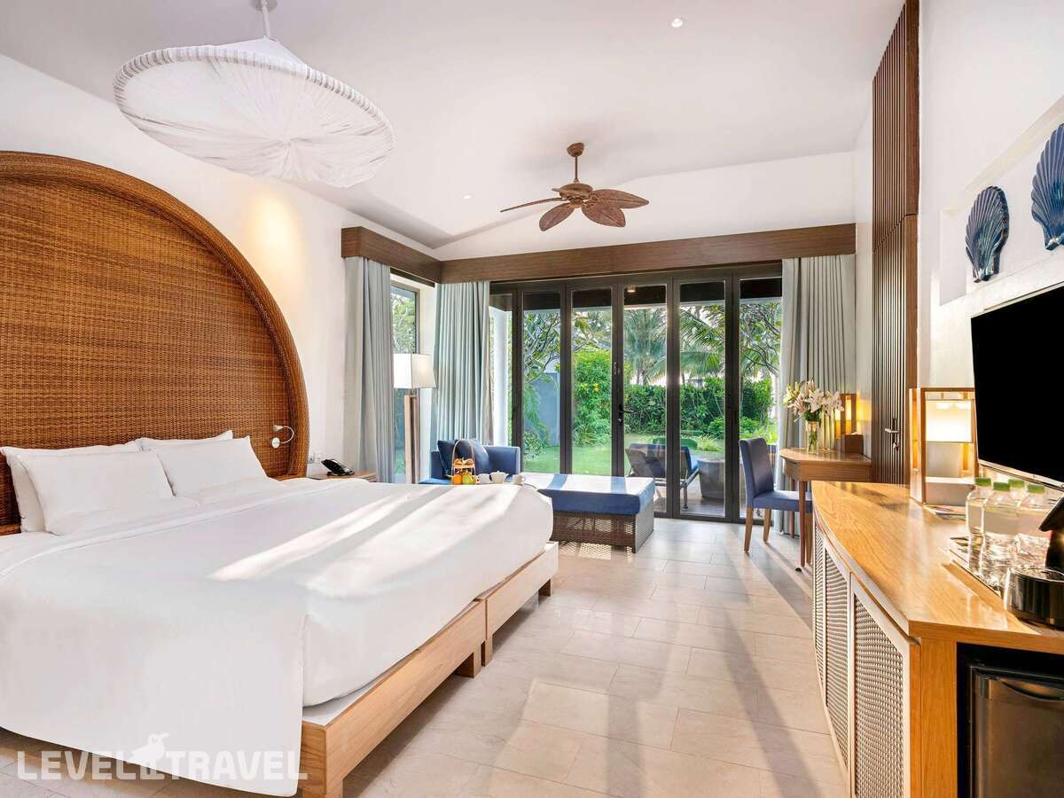 фотографии номера Бунгало делюкс с бассейном отеля Novotel Phu Quoc Resort в Вьетнам(Фукуок) - фото №1