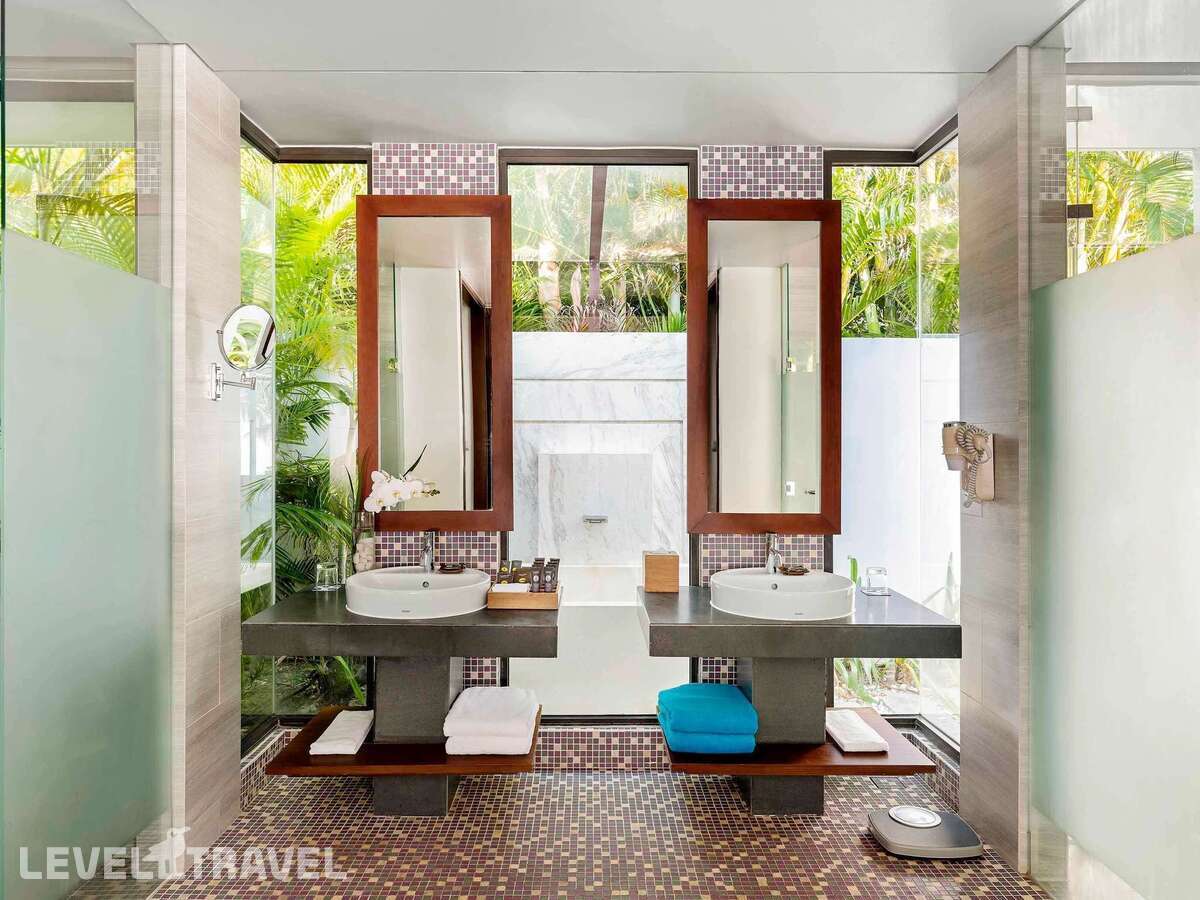 фотографии номера Бунгало делюкс с видом на пляж отеля Novotel Phu Quoc Resort в Вьетнам(Фукуок) - фото №7
