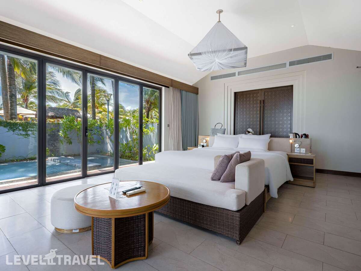 фотографии номера Бунгало делюкс с видом на пляж отеля Novotel Phu Quoc Resort в Вьетнам(Фукуок) - фото №2