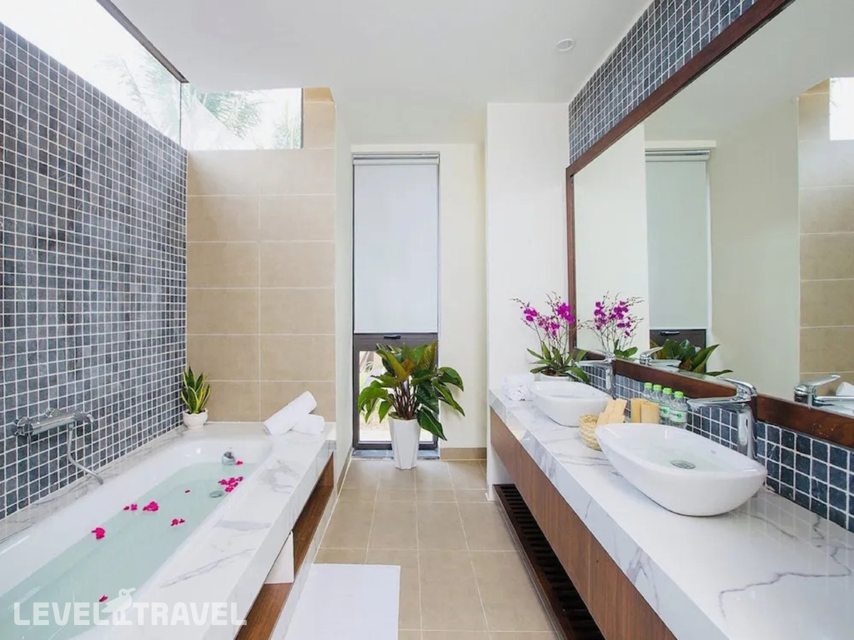 фотографии номера Вилла с бассейном с 4 комнатами отеля Sonaga Beach Resort & Villas Phu Quoc в Вьетнам(Фукуок) - фото №4