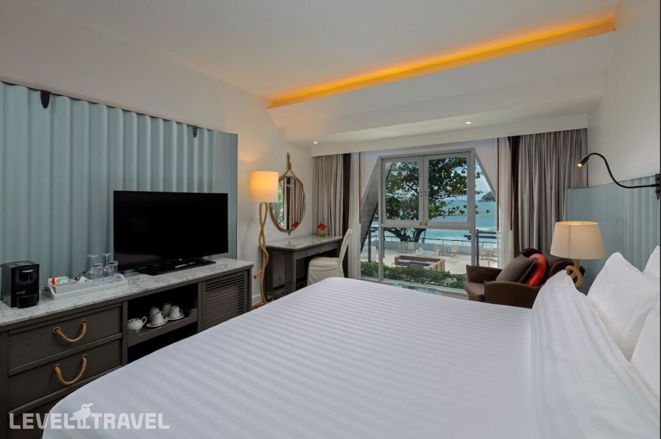 фотографии номера Делюкс с видом на море отеля The Boathouse Phuket в Таиланд(Ката Бич) - фото №3