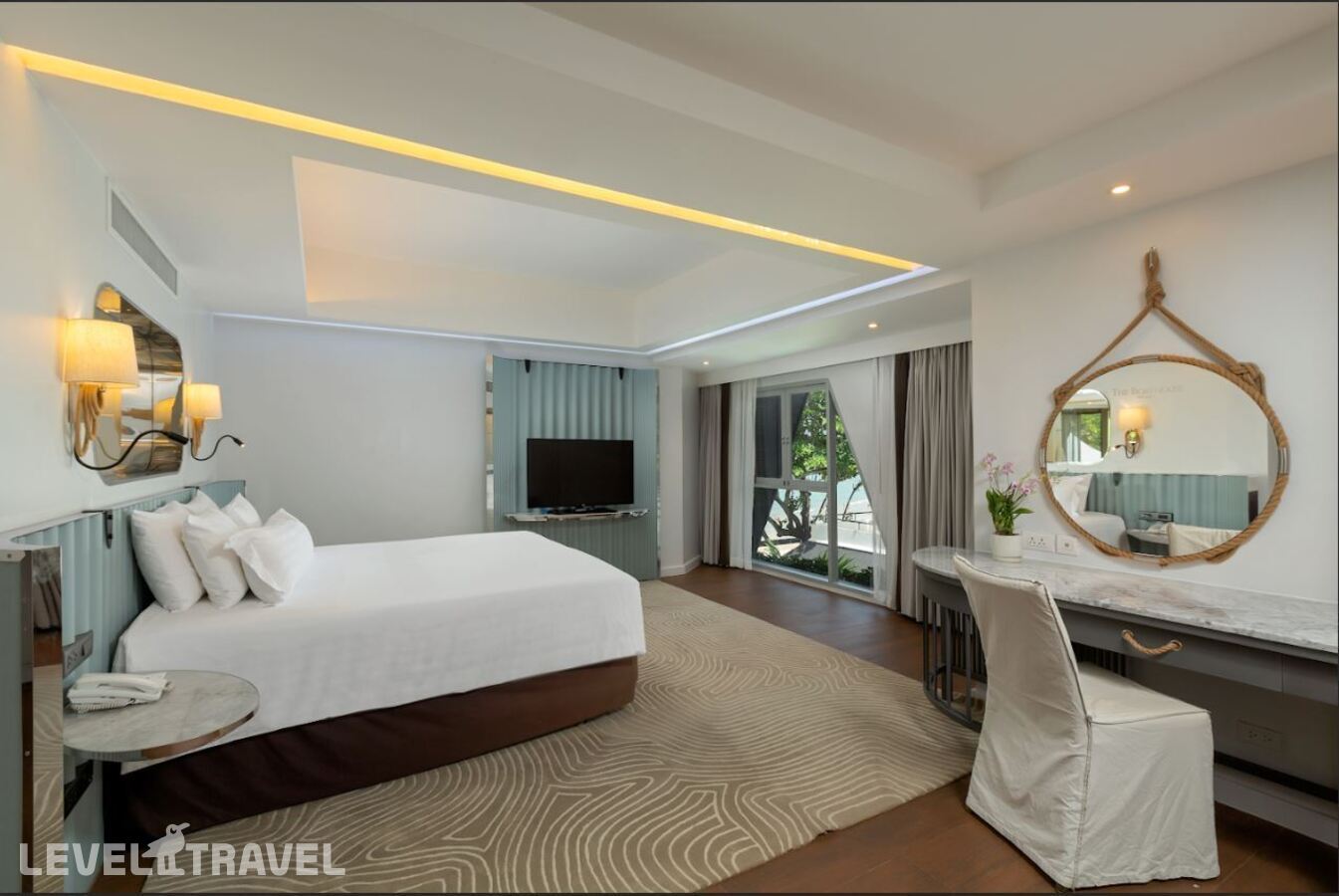 фотографии номера Полулюкс отеля The Boathouse Phuket в Таиланд(Ката Бич) - фото №1
