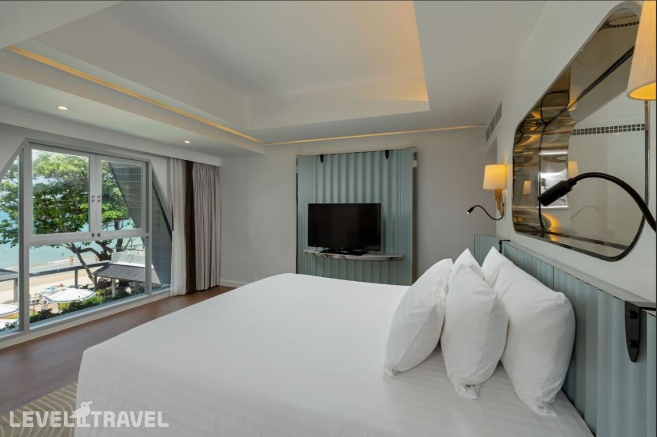 фотографии номера Полулюкс отеля The Boathouse Phuket в Таиланд(Ката Бич) - фото №3