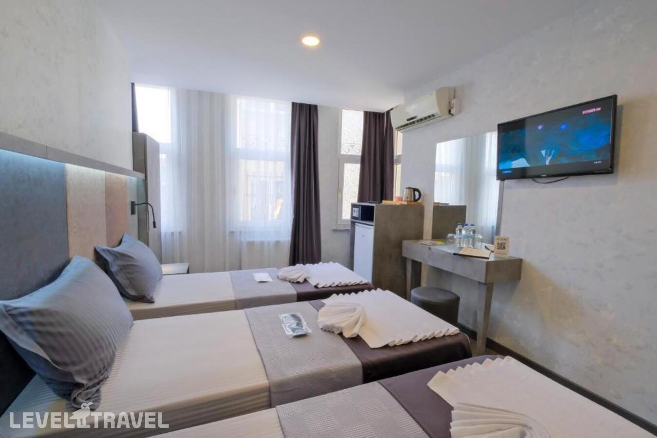 фотографии номера Трехместный Комфорт отеля The Queen Hotel в Турция(Фатих) - фото №6