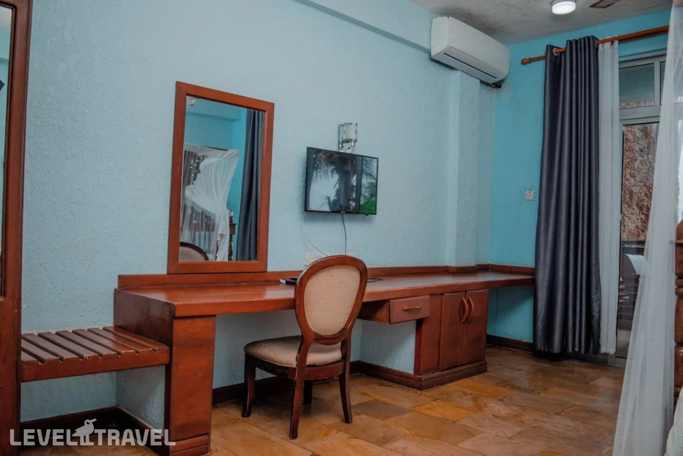 фотографии номера Стандартный с балконом и видом на море отеля Serene Beach Resort в Танзания(Дар-эс-Салам) - фото №17