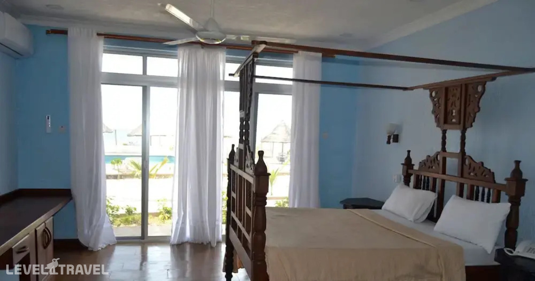 фотографии номера Стандартный с балконом и видом на море отеля Serene Beach Resort в Танзания(Дар-эс-Салам) - фото №31