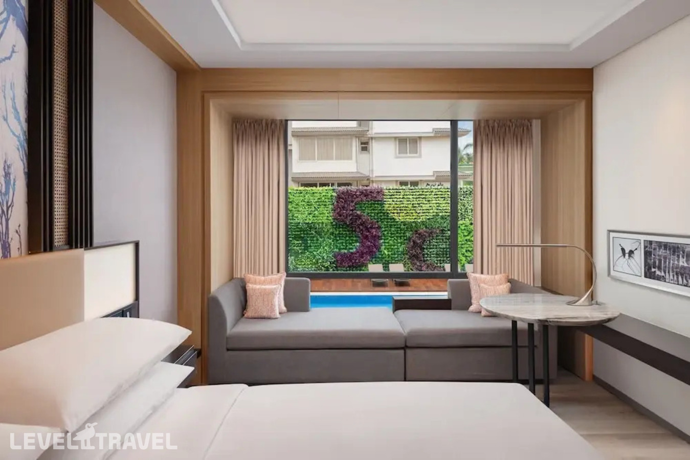 фотографии номера Делюкс с видом на бассейн отеля Courtyard By Marriott Goa Colva в Индия(Колва) - фото №4