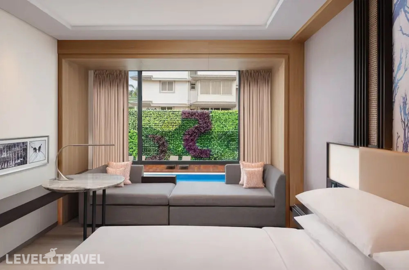 фотографии номера Делюкс с видом на бассейн отеля Courtyard By Marriott Goa Colva в Индия(Колва) - фото №5