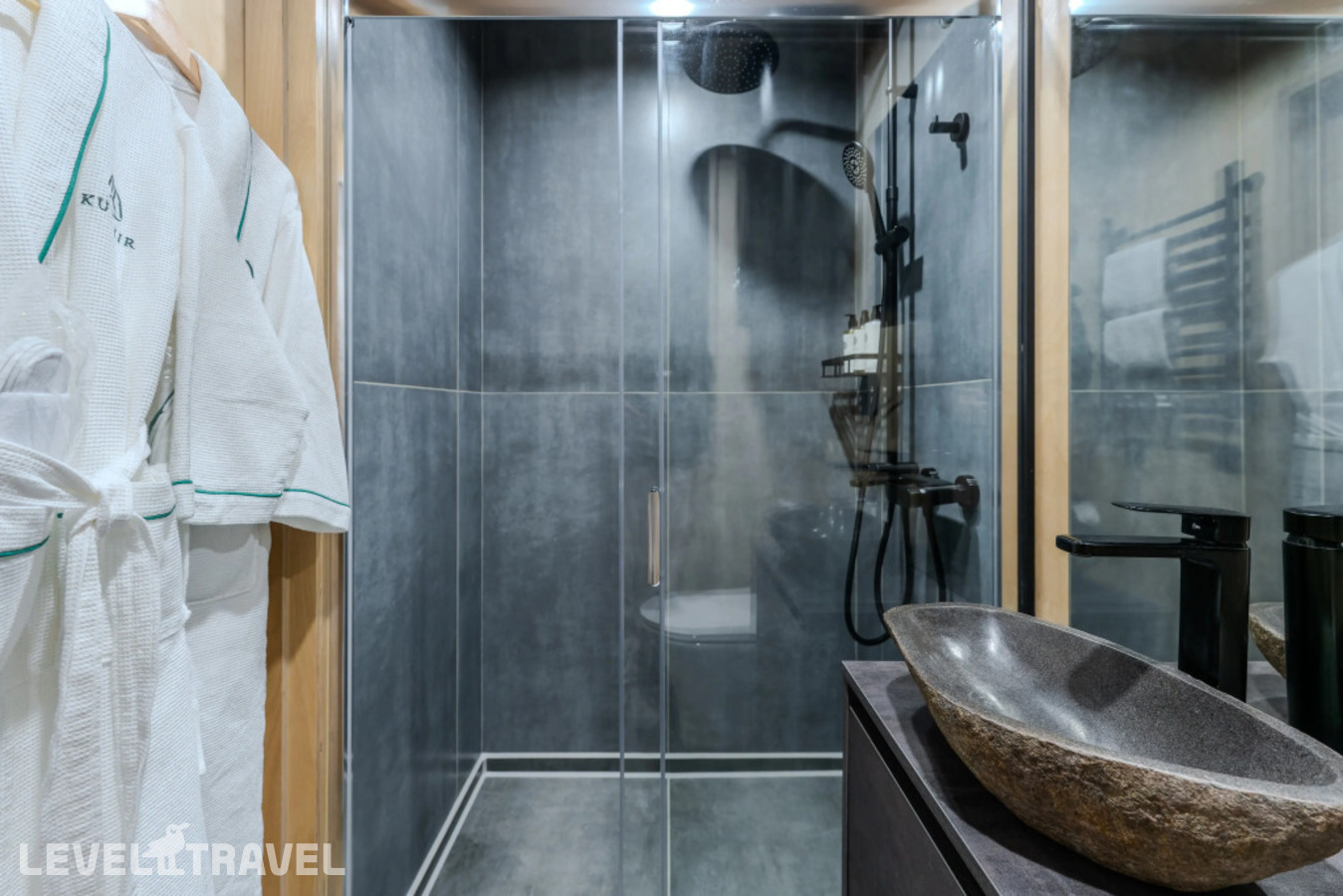 фотографии номера Стандартный (две односпальные кровати) отеля Kunashir Resort & Natural Spa в Россия(Южно-Курильский городской округ) - фото №6