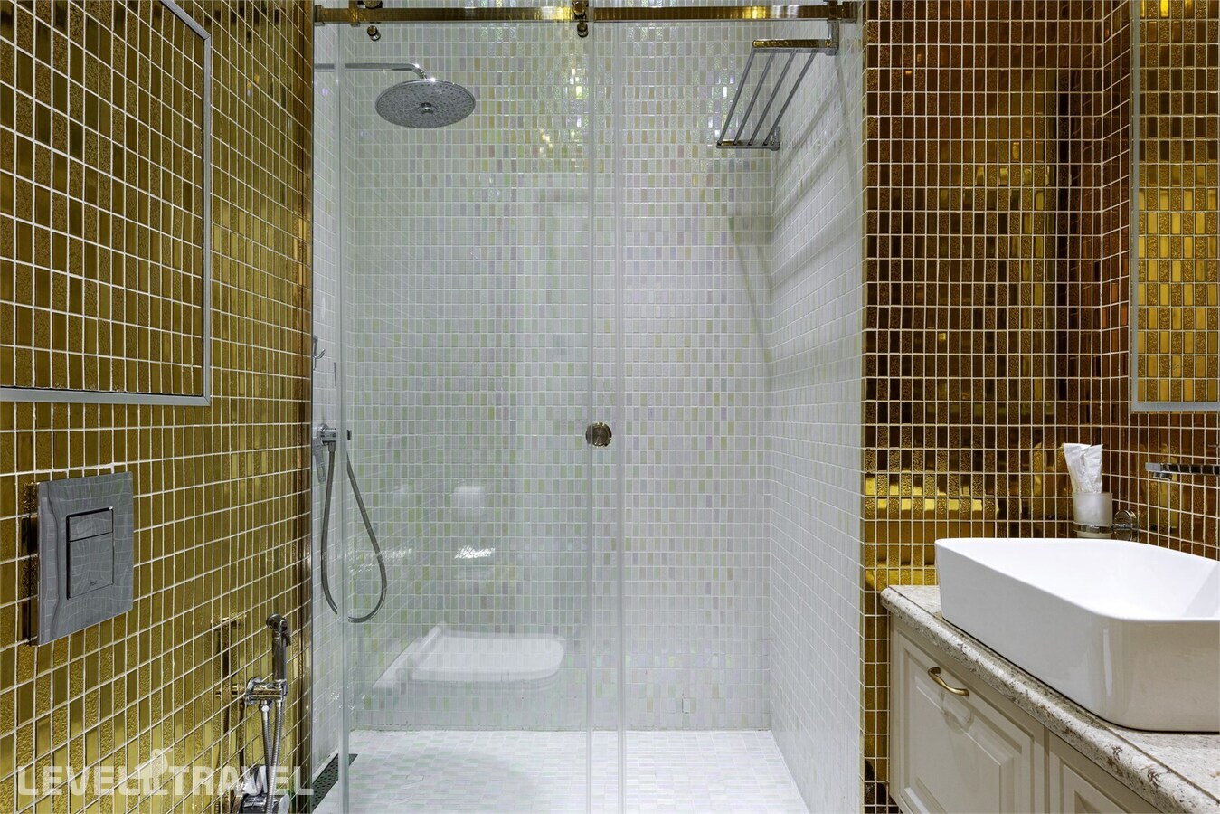 фотографии номера Делюкс с балконом с боковым видом на море отеля Cascade Resort By Stellar Hotels, Adler (Каскад) в Россия(Адлер) - фото №8