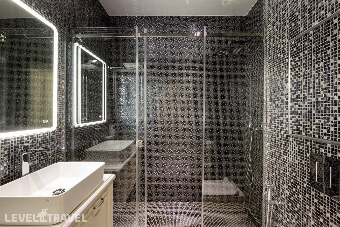 фотографии номера Делюкс с балконом с боковым видом на море отеля Cascade Resort By Stellar Hotels, Adler (Каскад) в Россия(Адлер) - фото №7
